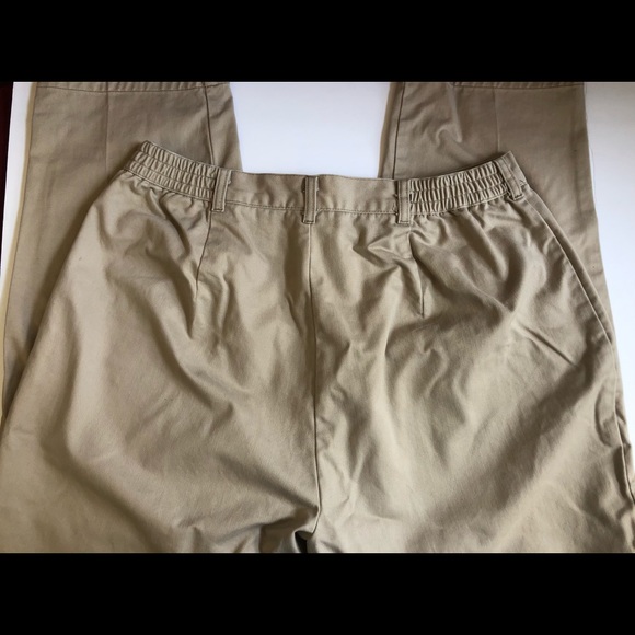 📚 2/$12 Fashion Bug Khakis - Picture 4 of 5